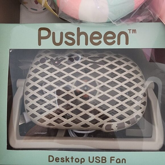 🔴SOLD🔴Pusheen Box Summer 2018 - Includes 7 out of 8 items BNWT, sealed, unopen - Picture 10 of 16